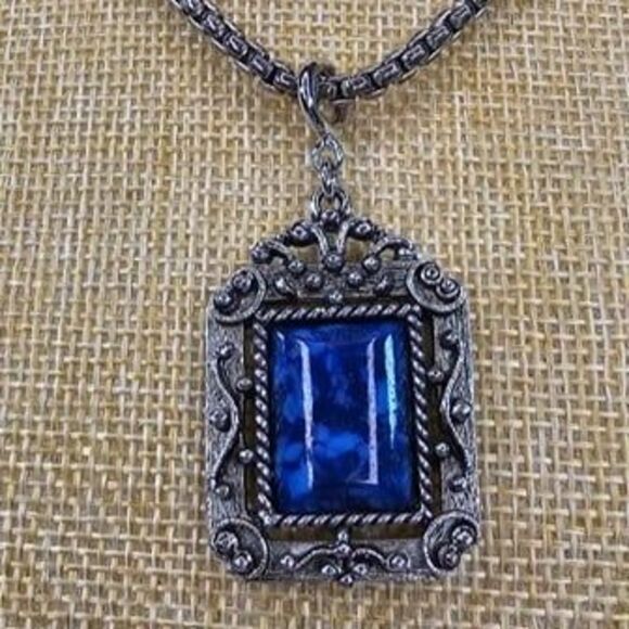 Premier Designs Two Sided Silver Tone and Blue Stone Pendant Oversized Box Chain - Picture 2 of 5